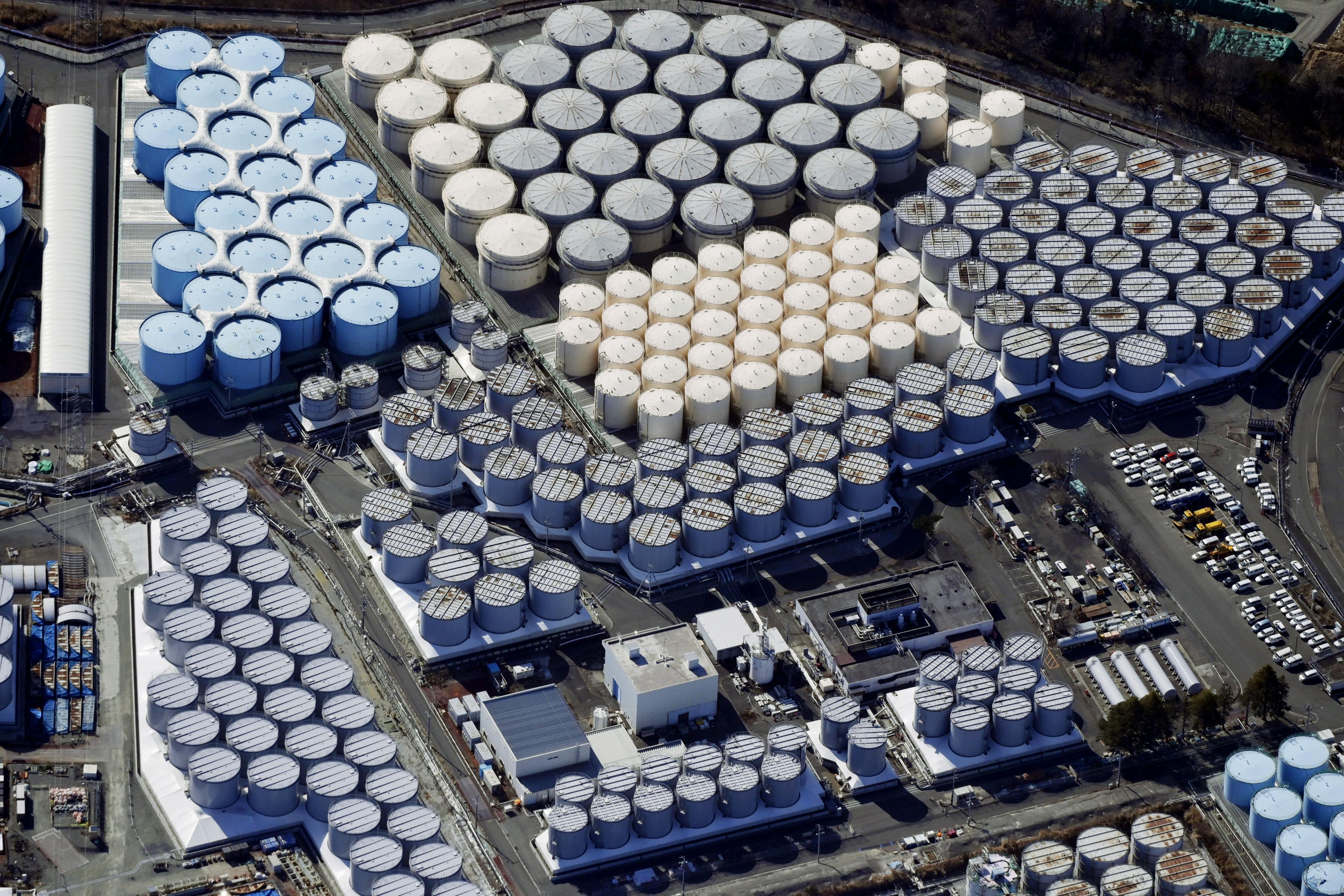 일본 후쿠시마(福島) 제1 원자력발전소에서 발생한 오염수를 보관하는 저장 탱크가 원전 내부를 꽉 채우고 있다. ＜일본 교도통신＞