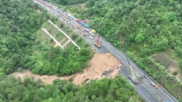 중국 고속도로 붕괴사고 사망 48명으로 늘어…“안전 시설 미비”