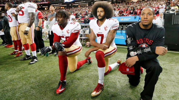 트럼프 “국가연주때 무릎꿇은 NFL 선수 해고하라”