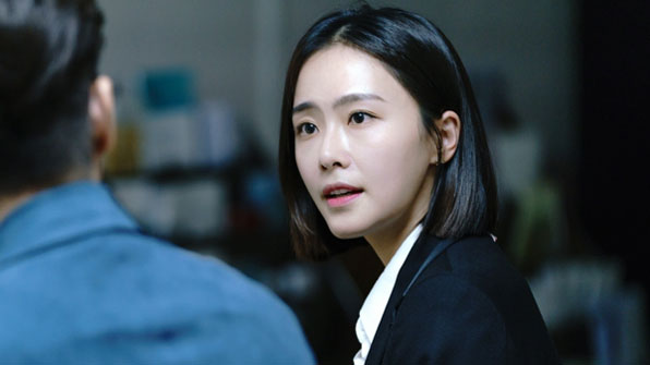 머리에서 발끝까지, 완벽한 커리어우먼 홍수현