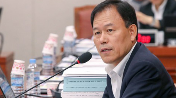 윤한홍 “김현종, 삼성 34개월 근무하고 86억 받아…이력 우려”