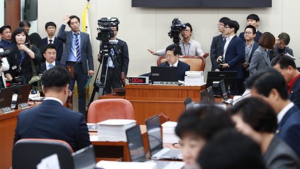 국감 이틀째…여야 공방 속 곳곳 파행