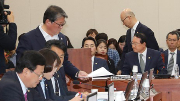 여야, 과방위서 격돌…“제대로 감독해라” vs “방송장악이다”