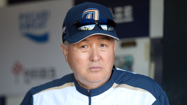1볼서 전격적인 투수교체…반대로 흘러간 김경문의 ‘촉’