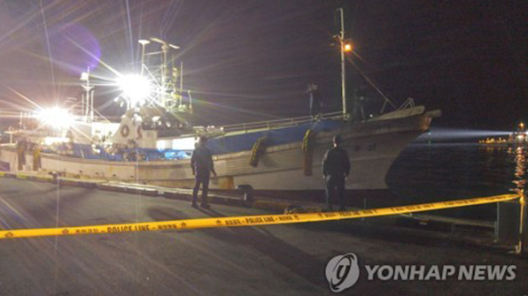 北 나포 어선 391흥진호 속초항 도착…“선원 건강 큰 이상 없어”