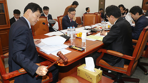 정무위, 보훈처 예산 3천437억 증액…보훈수당 일제히 올려