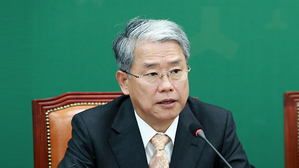 김동철 “MB는 적폐 총본산격…당장 조사해야”