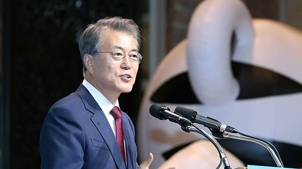 文 대통령, 동남아 3개국 순방 마무리…“성과와 보람 있었다”