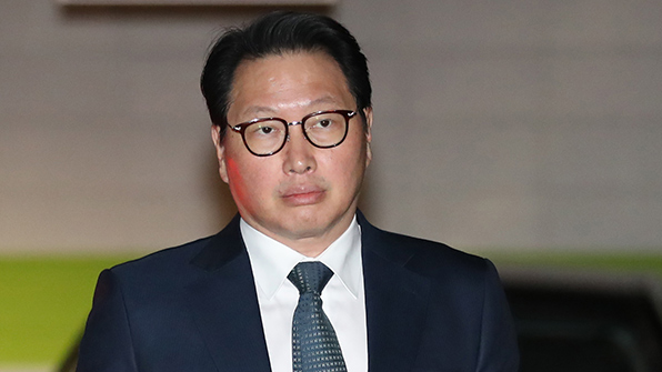 ‘이혼 조정’ 최태원 SK 회장 출석·노소영 관장 불출석…10여분 만에 끝나