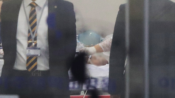 이국종 교수, 오늘 JSA귀순병 브리핑 “눈 깜박…의식회복”