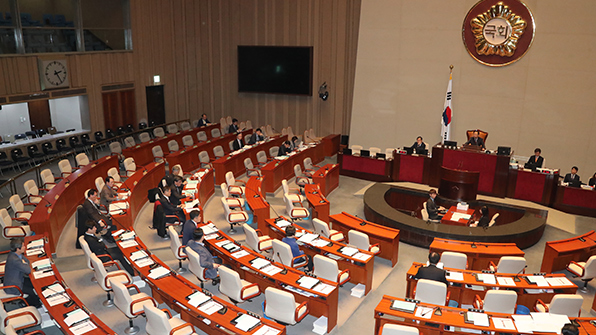 국회 개헌특위, 권력구조 개편 논의 ‘설전’