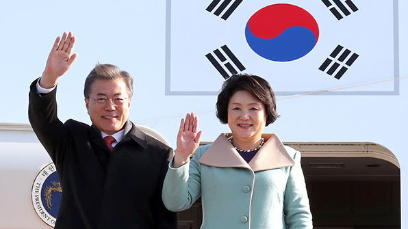 文대통령·시진핑 내외, 한중 문화교류의 밤 행사 참석