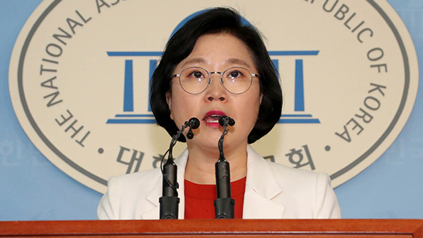 민주 “최순실 구형량 헌법유린죄에 상응…재판 지켜볼 것”