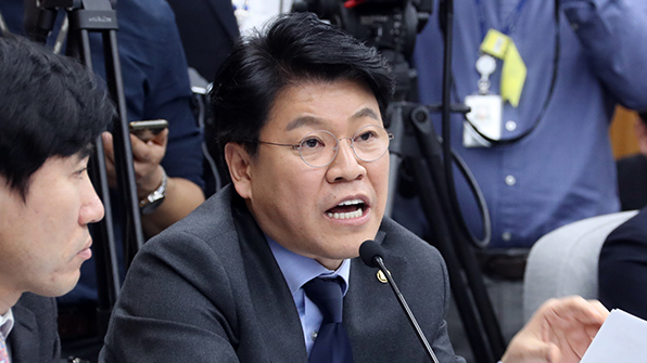 한국당 “아마추어 정권의 무지한 발상”…가상화폐대책 혼선 맹공