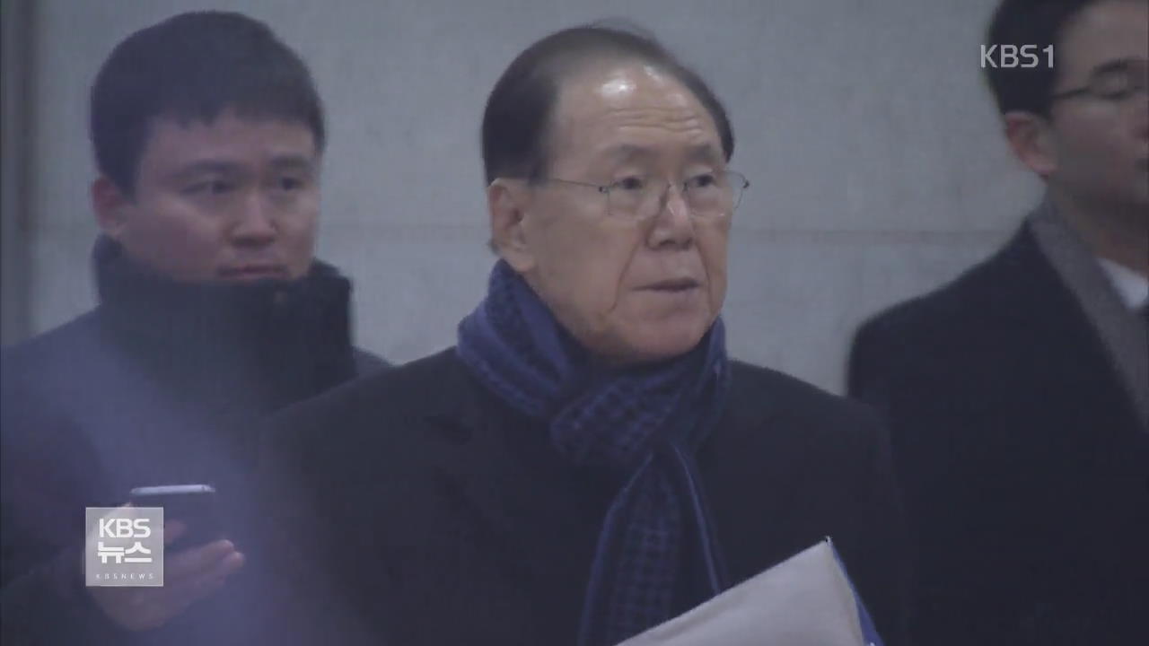 ‘MB 최측근’ 김백준 검찰 출석…‘국정원 특활비 상납’ 조사