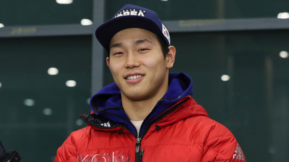 황제 꺾은 천재 윤성빈 귀국…“가장 중요한 마지막 시합 남아”