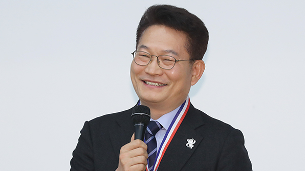 송영길 “일본, 위안부피해 이해해야”…일 의원과 격돌