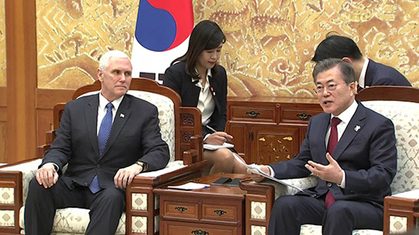 文대통령, 펜스 美부통령에 北과의 ‘탐색적 대화’ 제안