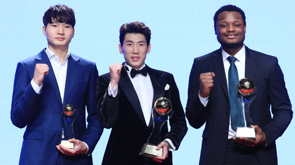 프로농구 MVP 두경민·버튼, DB서 싹쓸이…신인상 SK 안영준