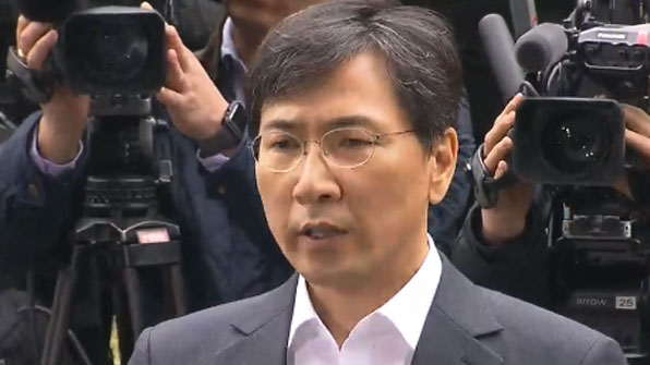 안희정 “합의한 관계라 생각”…‘업무상 위력’ 여부 조사
