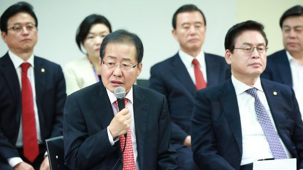 한국당, 文 정부 대북·경제 정책 잇따라 비판