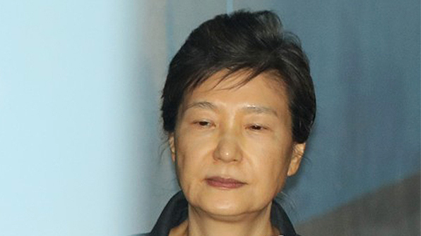 박근혜 ‘공천개입 혐의’ 오늘 첫 재판…불출석할 듯