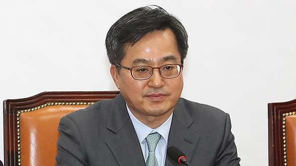 “추경 협조” 김동연 경제부총리 국회 방문…與 “조속 처리” 野 ‘싸늘’