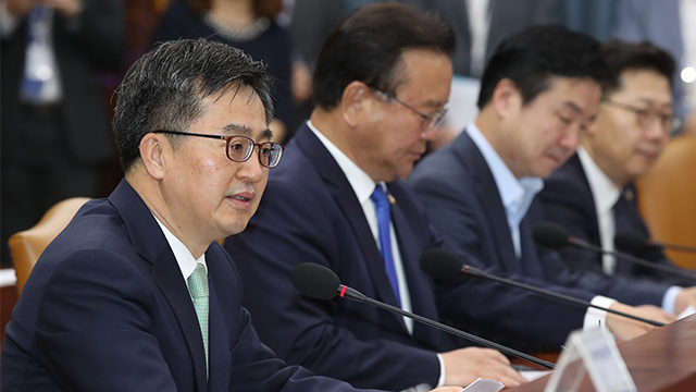 정부 “외환시장 개입 내역 공개 확정…내년 3월 첫 공개”