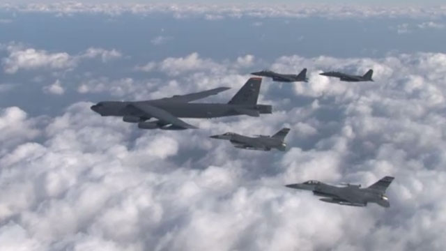B-52를 둘러싼 미스터리…국방부와 문정인 누구 발언이 진짜?
