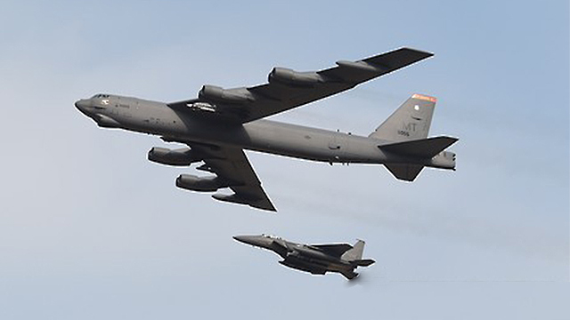 “B-52 폭격기, 어제 한반도 인근 비행…KADIZ 진입은 안해”
