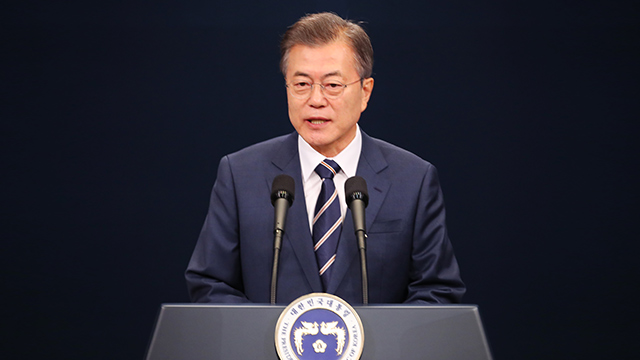 文 대통령 “선거 결과 자만하지 않도록 경계…국민만 보며 나갈 것”