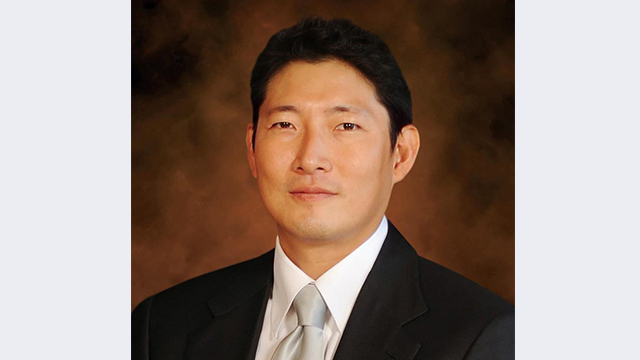 효성 조현준 회장, 고가 의류 2천달러 상당 신고없이 가져오다 세관에 적발