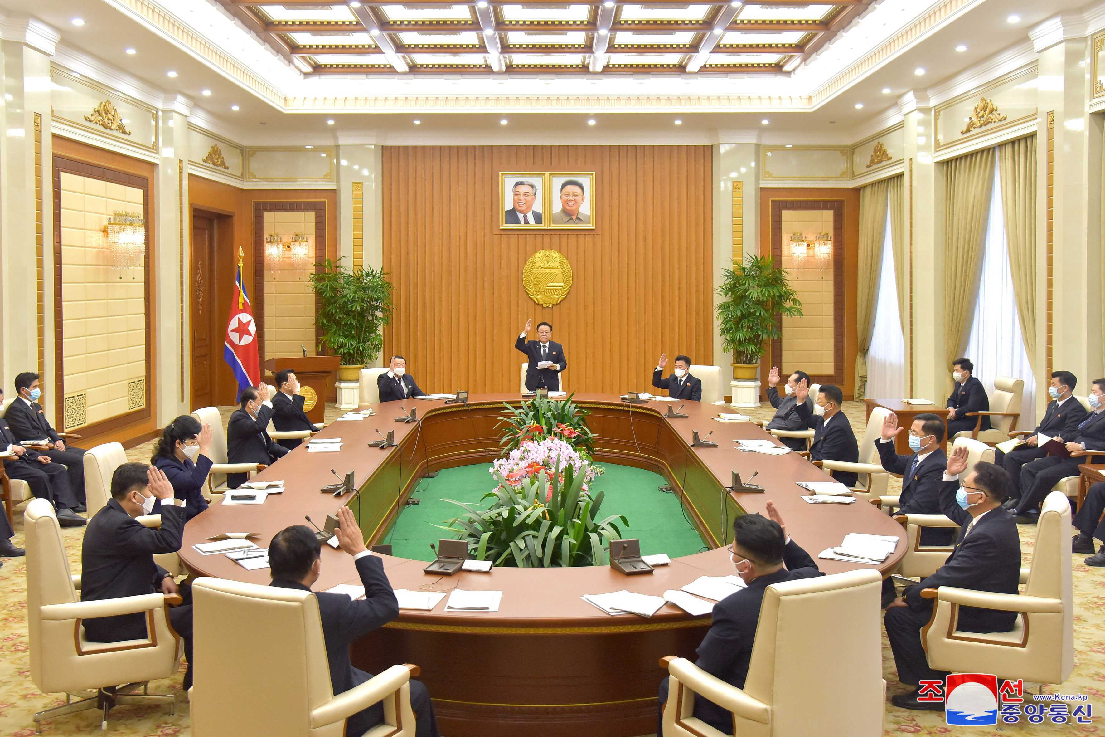 북한이 어제 최고인민회의 상임위 전원회의를 열어 국가기밀보호법 등을 채택했다고 밝혔다 (출처 : 조선중앙통신, 오늘)