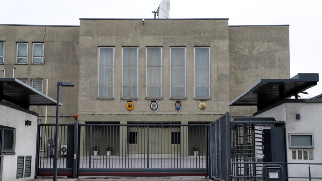 독일과 영국, 스웨덴 대사관이 입주한 북한 평양 시내 건물