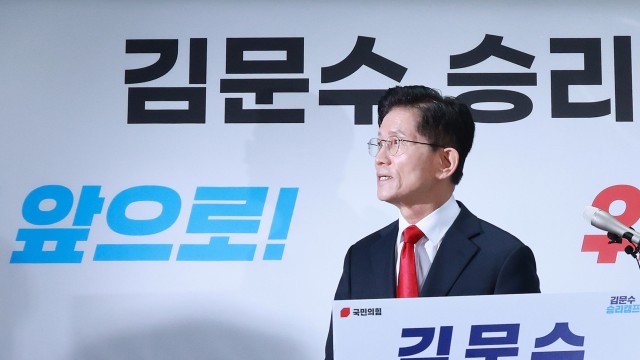 “손 떼라” “한심한 모습”…‘단일화’ 놓고 김문수·<br>지도부 내홍 격화