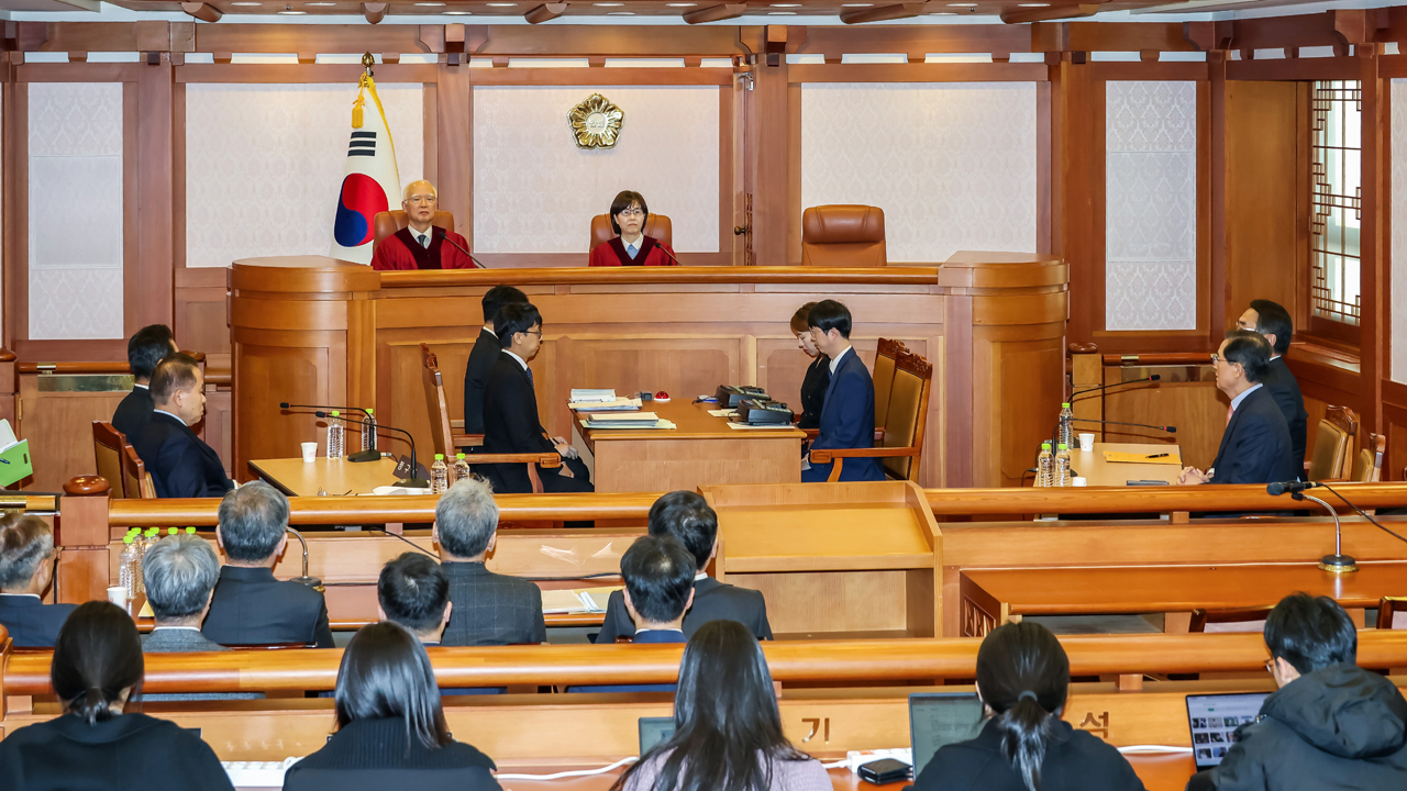 윤 대통령 탄핵 심판 첫 변론준비기일…윤 대통령 측 출석