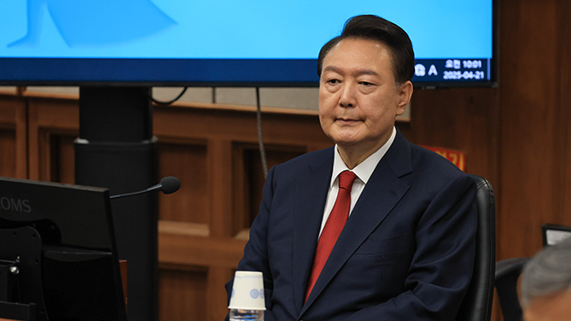 윤 측 “의원 끌어내기가 가능?”…경비단장 “불가능 알면서 왜 지시?”​
