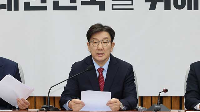 김문수, 국민의힘 의원총회 참석…오늘 단일화 <br>여론조사 공개