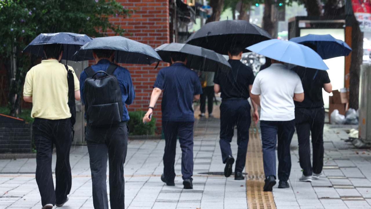 폭염 속 곳곳 강한 소나기…<br>서울 서남권 호우경보