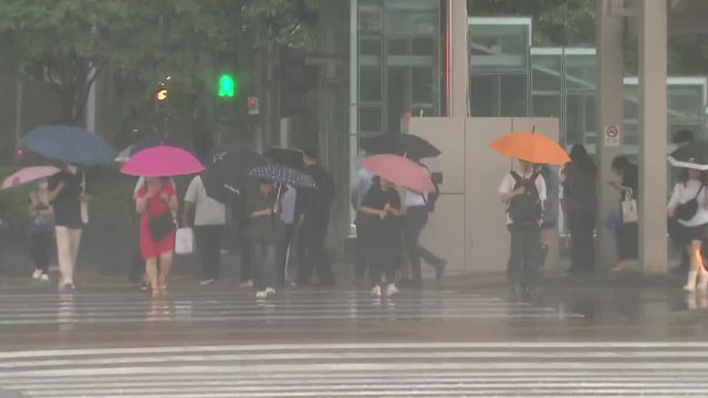 수도권도 호우특보…하천 통제·열차 운행 차질