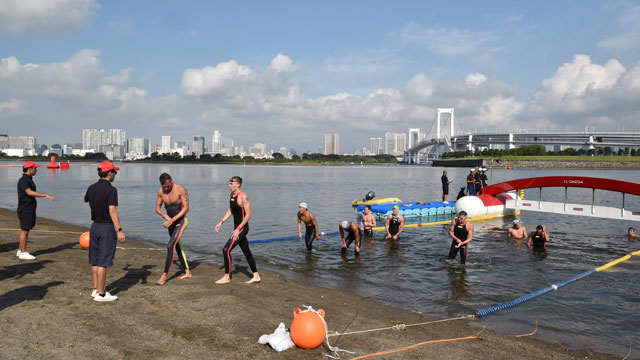 “물에서 화장실 냄새나요” 도쿄 올림픽 야외 수영장 문제 심각