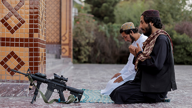 미군이 버리고 간 무기, 아프간 총기 상점서 팔린다