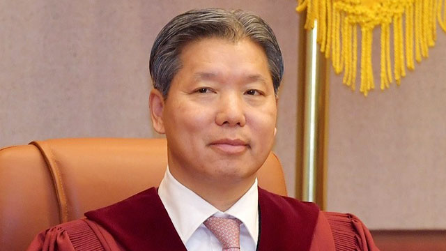 공수처, ‘골프접대 의혹’ 이영진 헌법재판관 불기소 처분