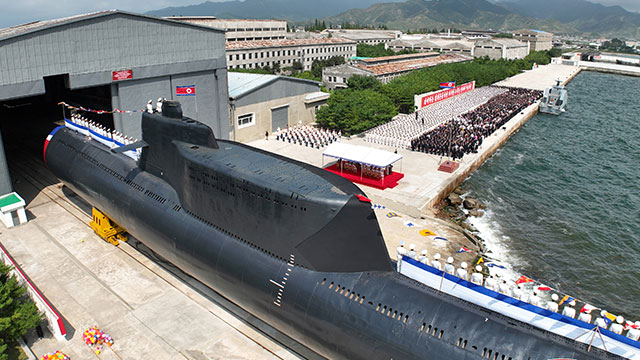 38노스 “북한, 신포에서 새 잠수함 건조 징후…‘김군옥영웅함’ 동급 추정” 기사 이미지