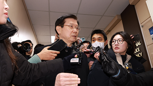 박종준 전 경호처장 13시간 경찰 조사 후 귀가…“사전구속영장 가능성 열어둬”