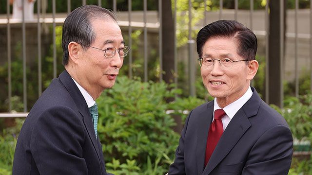[속보] 김문수-한덕수 캠프 ‘단일화 실무협상’ 결렬…‘여론조사 역선택 방지’ 이견