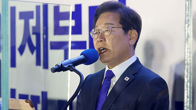 선관위 선언 직후 대통령 임기 개시…박찬대, 당선증 대리 수령