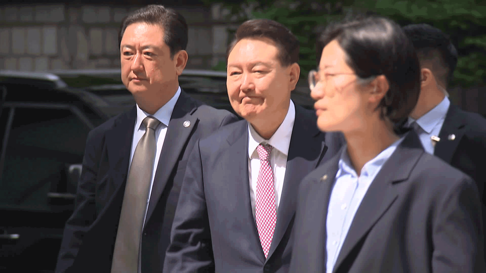 경찰, 윤 전 대통령 소환 통보…체포 저지·비화폰 삭제 조사