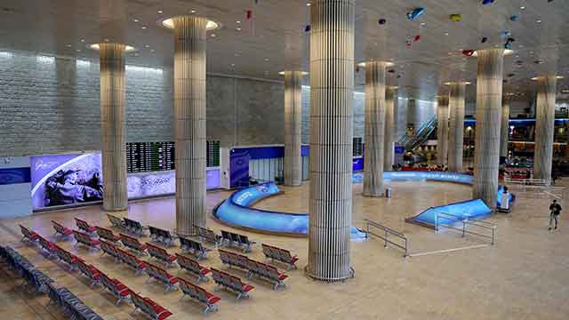 이스라엘-이란 충돌에 중동 공항 폐쇄…수만 명 발 묶여