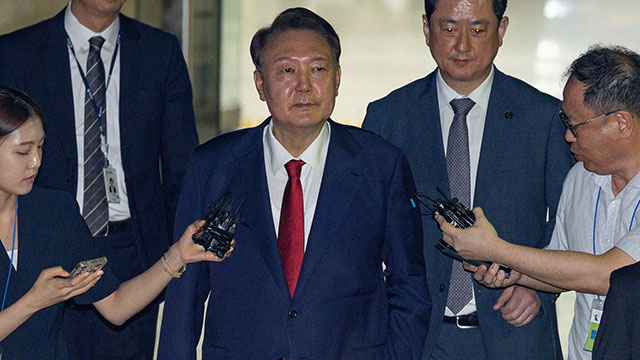 내란특검 “윤 전 대통령 3시 30분까지 조사실 오게 구치소 지휘”
